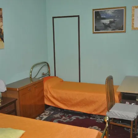 Bed & Breakfast Victoria 3*